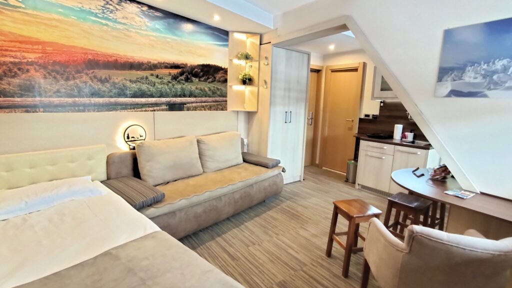 Enterijer apartmana u planinskom stilu na Kopaoniku